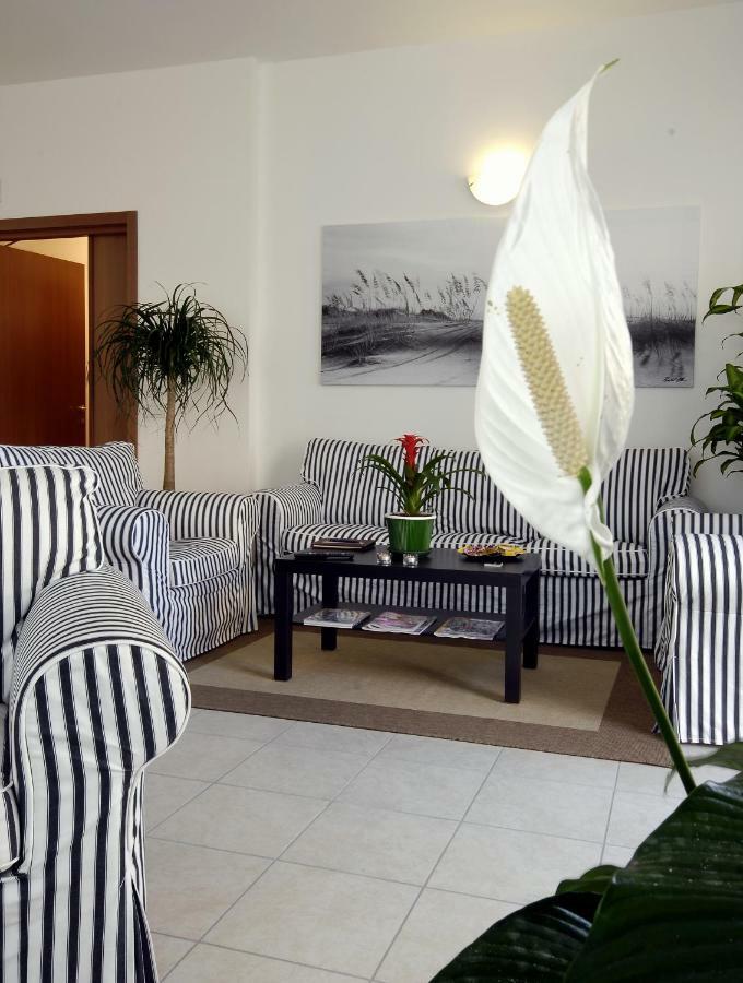 Residence Nobel Rimini Extérieur photo